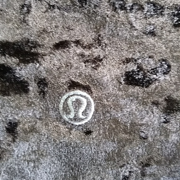 Lululemon Ready to Crush, Velvet Joggers - Picture 6 of 10